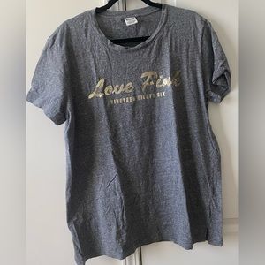 PINK  sequin tee shirt size large. No stains.